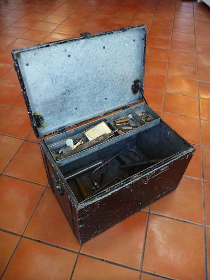 vintage tool box, flamingsteel.com, steel sculpture, steel art, roy mackey