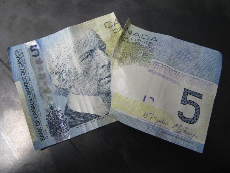 Free Canadian five dollar bill at flamingsteel.com