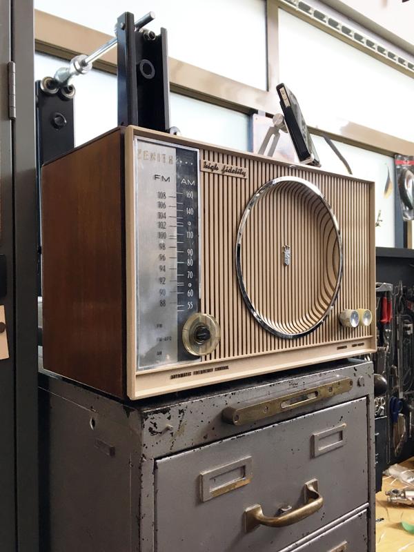 Vintage zenith tube radio, live work studio, flamingsteel.com, roy mackey