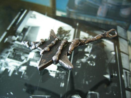 magic key chain, flamingsteel.com, steel sculpture, steel art, roy mackey